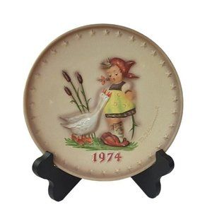 Vintage MJ Hummel Goebel Annual Plate 1974 Goose Girl-Hum #267 Collectible~Cute